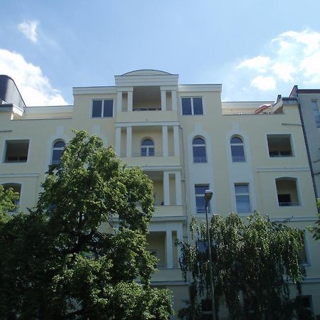 Lv Rooms & Apartments Am Luetzowplatz เบอร์ลิน ภายนอก รูปภาพ
